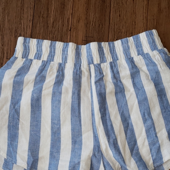Striped Linen Blend Shorts - Picture 3 of 7